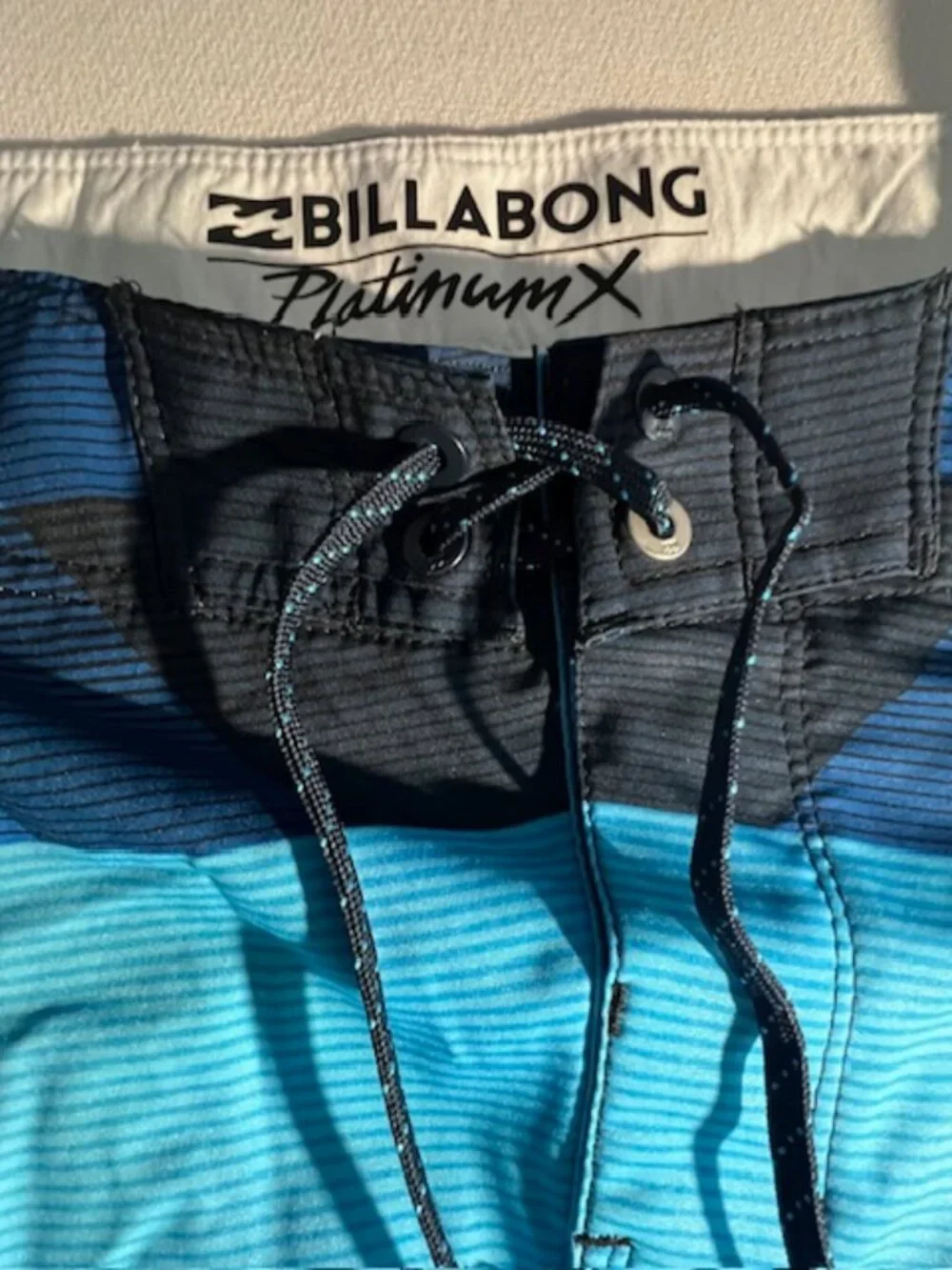 Billabong Platinum X board shorts vibrant blue‎ geometric pattern beach 28waist